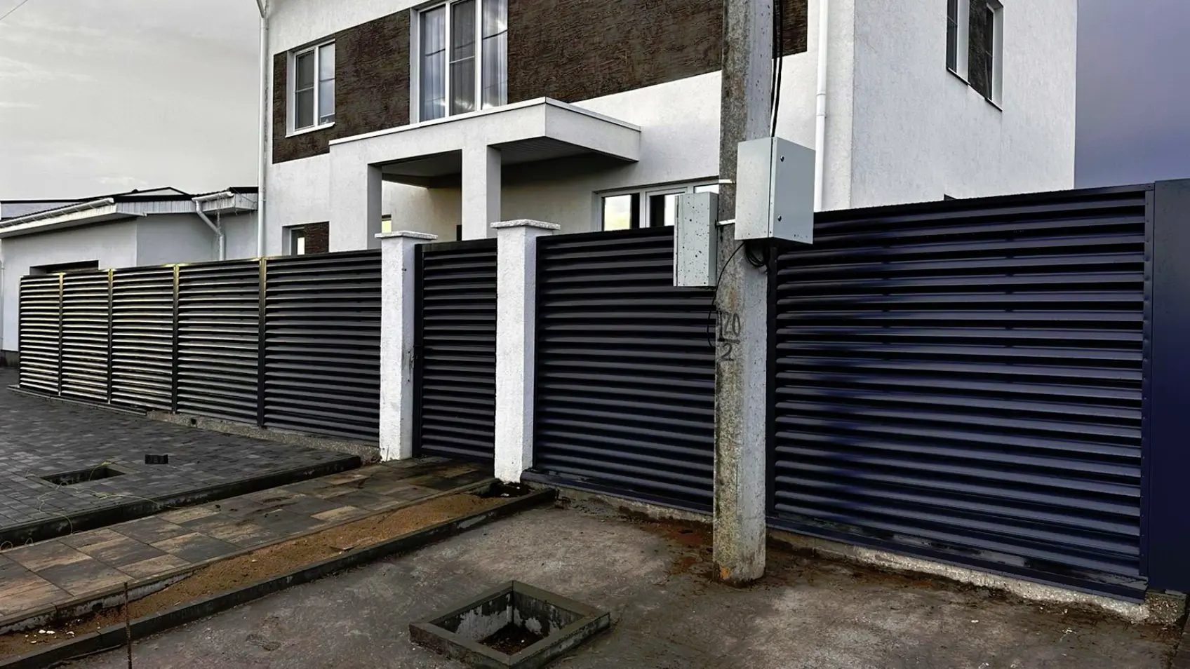 Фото 4 забор жалюзи RAL 9005 Черный двусторонний